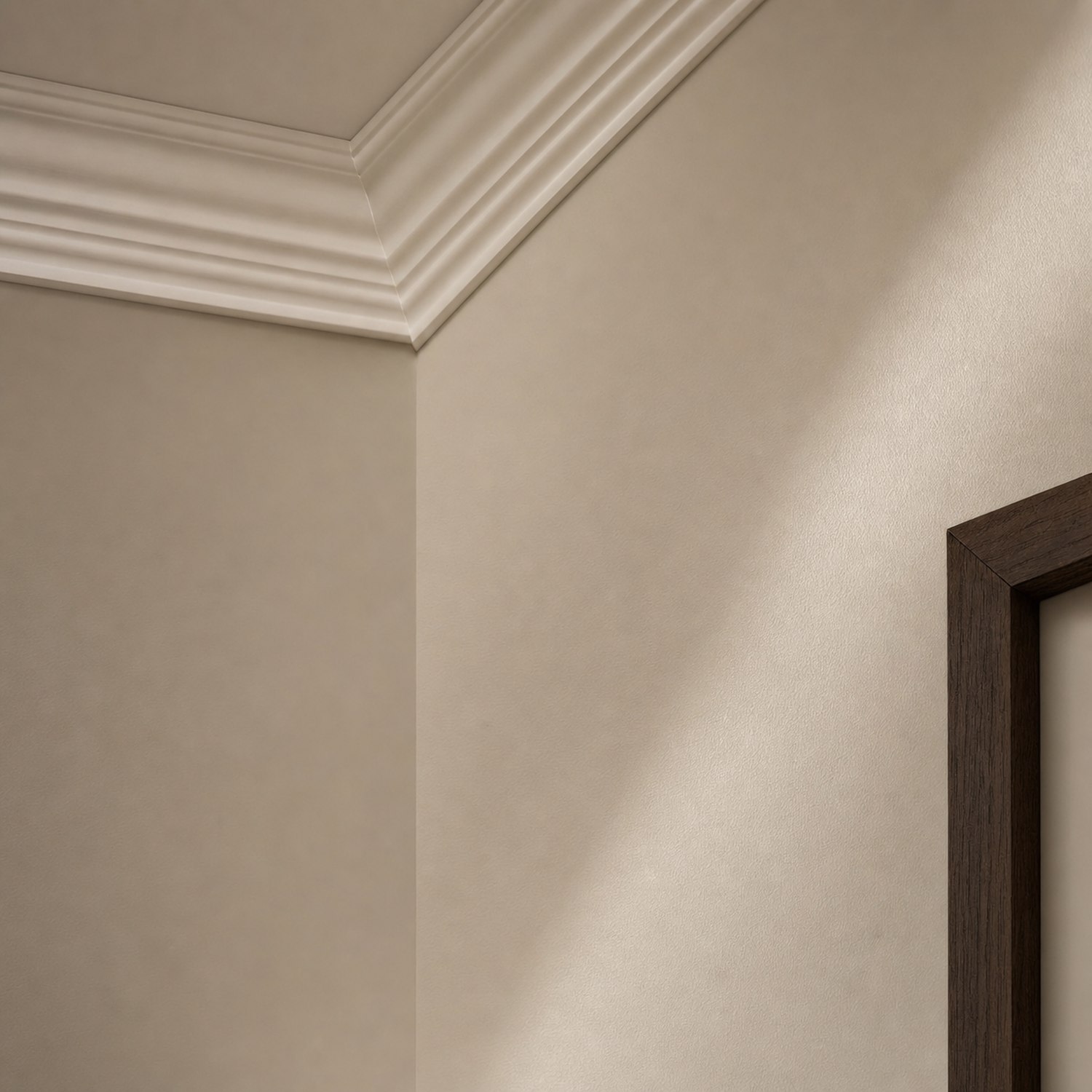 Detalle de acabado satinado perfecto en gris perla con molduras impecables